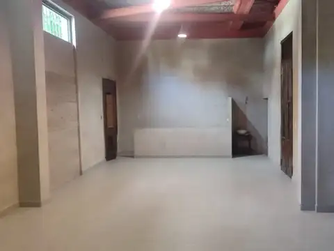 Local 70 m2 sin columnas,  en alquiler. San Cristóbal.  Ideal Gastronomia.