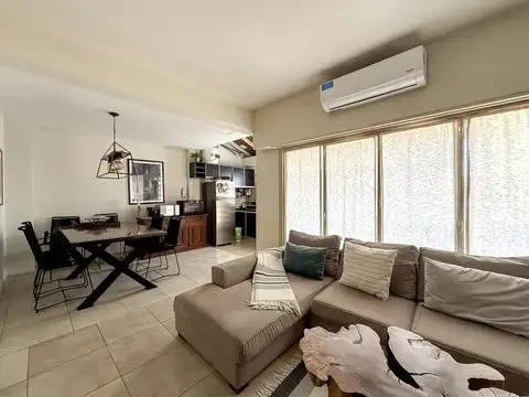 Edificio en Venta – Local comercial  y 2 departamentos – Ideal inversión en Martínez