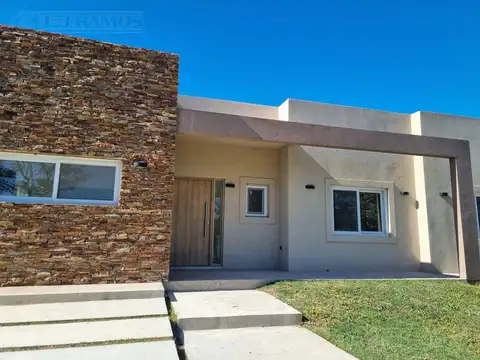Casa en Venta en Casuarinas Del Pilar, USD 238.000