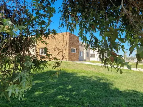 VENTA CASA EN CASUARINAS DEL PILAR