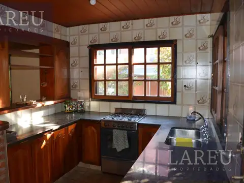 Casa 5 ambientes con 3 baños