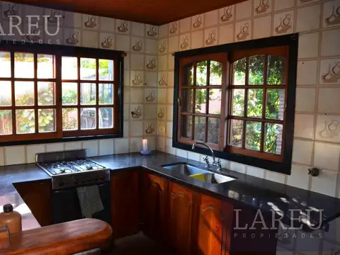 Casa en Venta con 2 cocheras