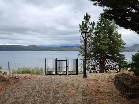 Terreno en venta con acceso a costa de lago. B° Villa de Miguel. Dina Huapi.