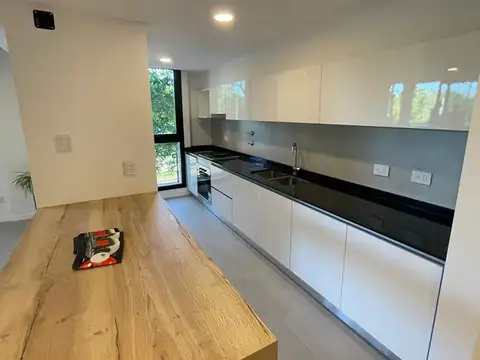 Juan Jose Paso al 7700 - PADDOCK