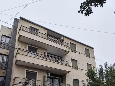 VENTA DPTO 2 DORM C/COCHERA B° LAMADRID V. MARÍA