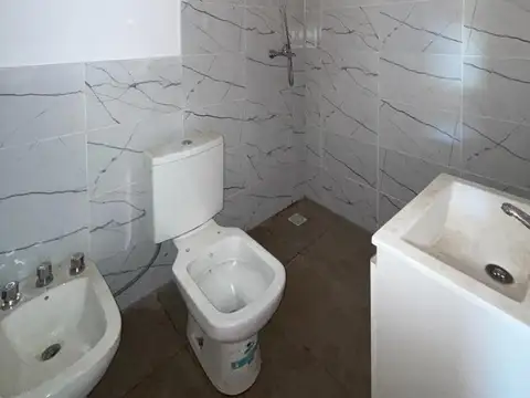 Casa en Alquiler con 1 cochera