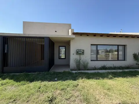 Casa en venta de dos dormitorios, Pte. Yrigoyen al 1500, Trenque Lauquen