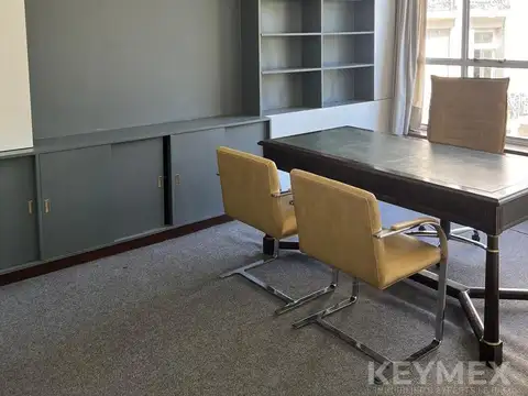 Oficina 6 ambientes con 1 baño