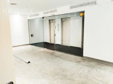 Oficina 5 ambientes con 2 baños