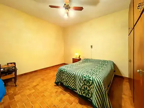 ¿Buscás casa con local y cochera doble? Coordiná tu visita