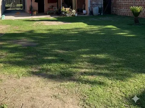 Casa 6 ambientes con 2 baños