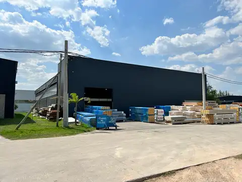 Depósito de 1200m2 en Parque Industrial en Moreno