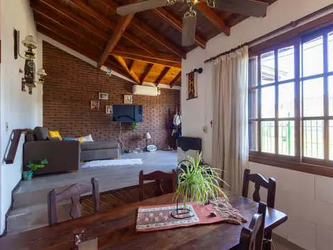 Casa 4 ambientes con 3 baños