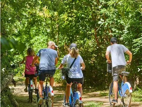 Casa 6 ambientes con 4 baños