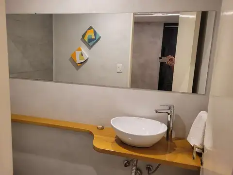 SEMIPISO RECICLADO TOTALMENTE HACE 2 AÑOS