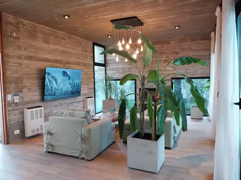 Casa 6 ambientes con 4 baños