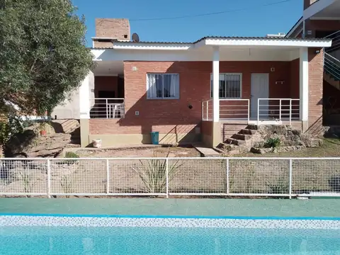 Complejo de Cabañas en venta - 8 Cabañas - Cocheras - 1.311Mts2 - Villa Carlos Paz, Córdoba