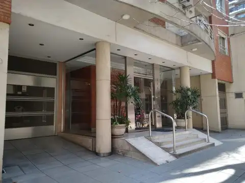 Excelente 2 amb. - Frente - Muy luminoso - Impecable - No se aceptan mascotas