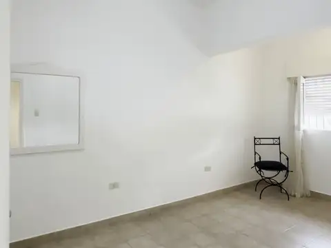 Casa 5 ambientes con 1 baño