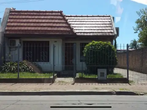 CASA 3 AMBIENTES, BANFIELD