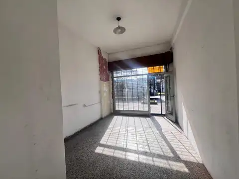 Local en Monte Grande EN VENTA