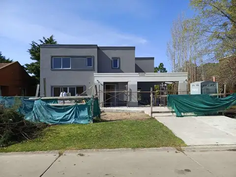 Casa en venta - 3 Dormitorios 3 Baños - 227Mts2 - Pilar