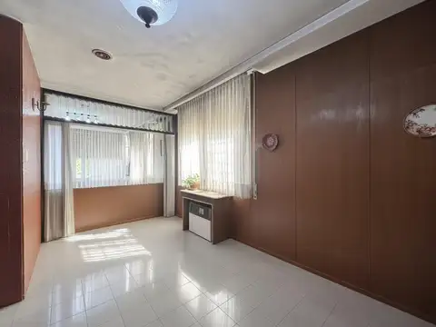 Casa 7 ambientes con 3 baños