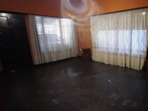 Casa 6 ambientes con 3 baños