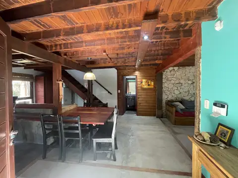 Casa 3 ambientes con 2 baños