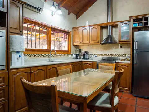 Casa en Venta en Villa Gobernador Udaondo, USD 240.000