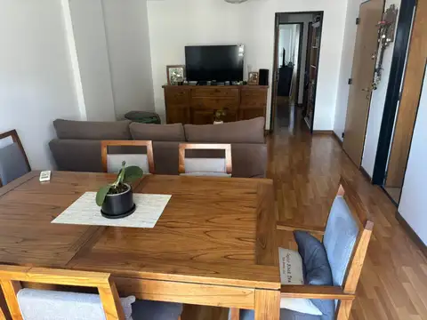 Departamento de 3 ambientes con cochera cubierta en Quilmes Centro