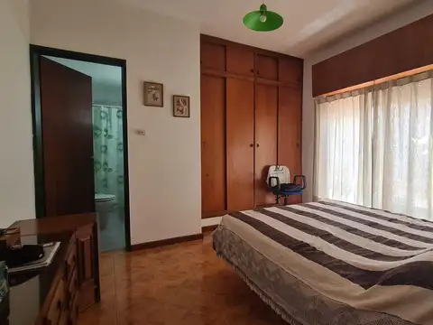 Casa 4 ambientes con jardin en Villa Ballester