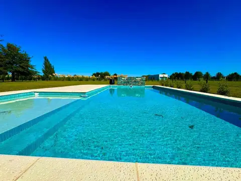 Casa 4 ambientes con 3 baños