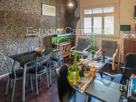 PH de tres ambientes. Frente. Balcón. Terraza. Parque Chas