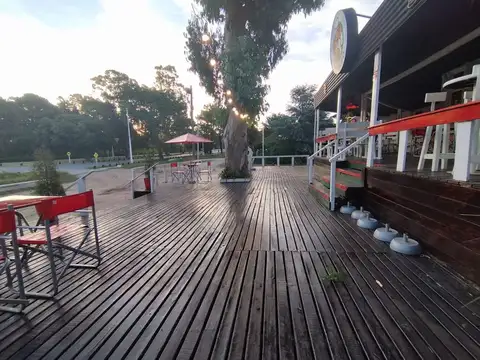 venta local Villa Gesell con departamento 1 ambien