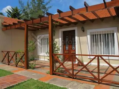 LOS GUINDOS Y LOS PLATANOS al 100