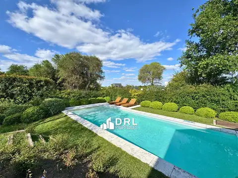 Casa 7 ambientes con 6 baños