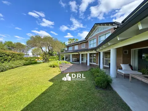 Casa en venta en Lomas de la Carolina