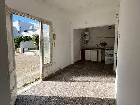 Departamento a refaccionar en Los Hornos