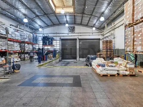 VENTA DE DEPOSITO CON OFICINAS EN BARRACAS