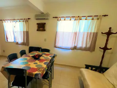 Depto Tipo Casa 4 ambientes con 2 baños
