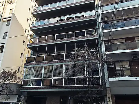 Excelente Semipiso 4 ambientes con dependencia al Frente en Caballito