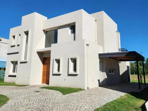 Casa venta - Barrio Acacias - Puertos del Lago - Escobar - 5 Ambientes