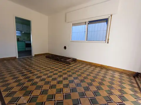 Casa 4 ambientes con 1 baño