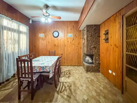 Casa 5 ambientes con 2 baños
