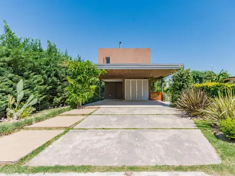 Casa en Venta al Este