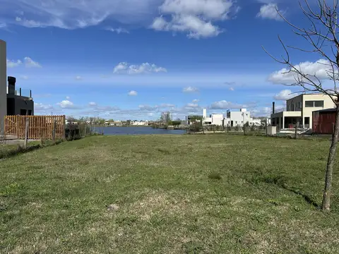 Terreno en Venta 20  mts Frente