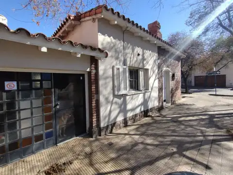 VENTA ESTRATEGICA CASA ESQUINA QUINTA SECCION MZA.