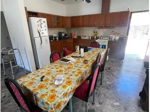 Casa 4 ambientes con 4 baños