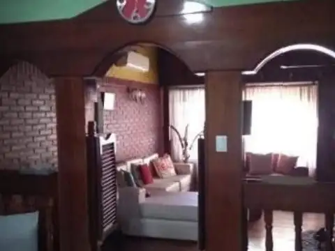 HERMOSO CHALET 2 PLANTAS CON PISCINA - EXCELENTE ZONA